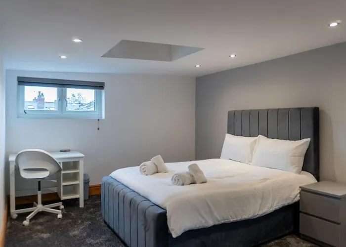 Luxury 4 Bedroom Apartment